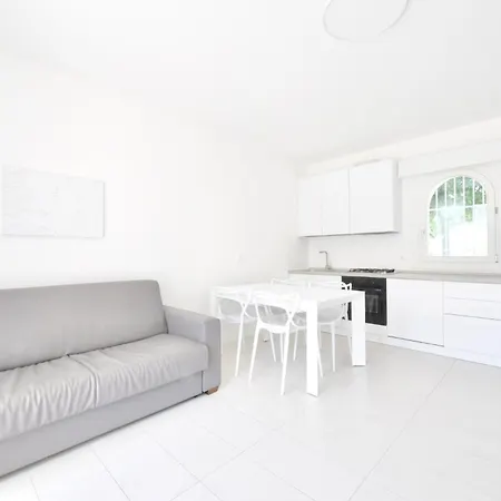 Les Maisons Apartment *