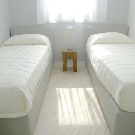 Apartment Les Maisons