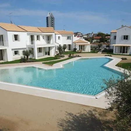Les Maisons Apartment *