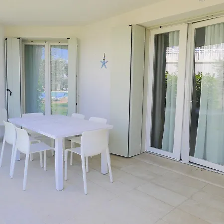 Apartment Les Maisons