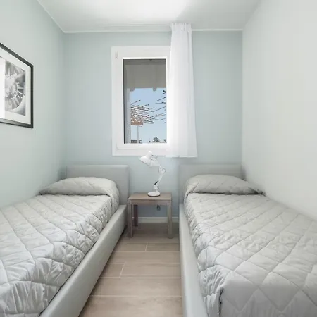 Les Maisons Apartment *