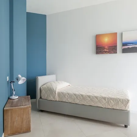 Les Maisons Apartment