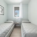 Les Maisons Апартаменты *